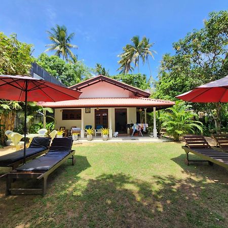 Mango Villa Хиккадува Экстерьер фото