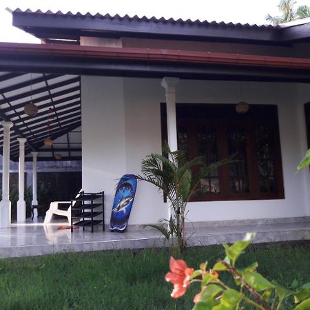 Mango Villa Хиккадува Экстерьер фото