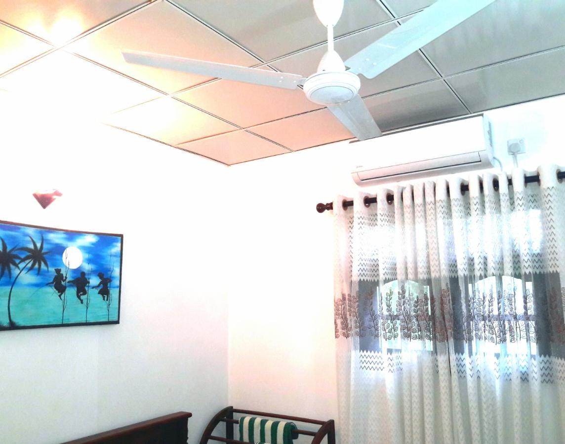 Mango Villa Хиккадува Экстерьер фото