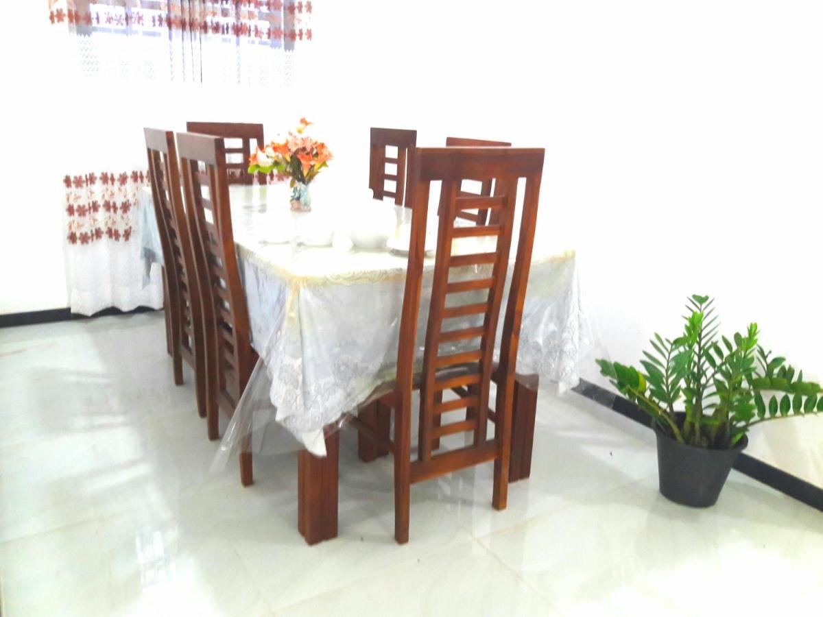 Mango Villa Хиккадува Экстерьер фото