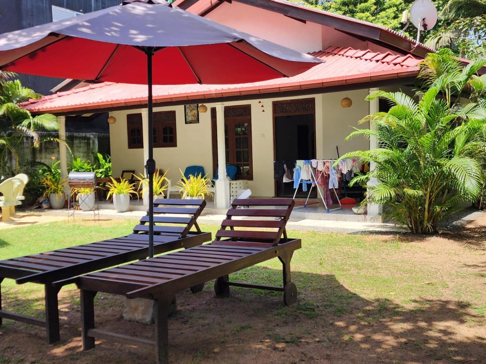 Mango Villa Хиккадува Экстерьер фото