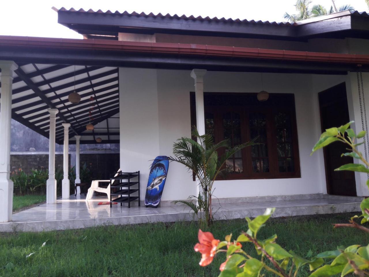 Mango Villa Хиккадува Экстерьер фото