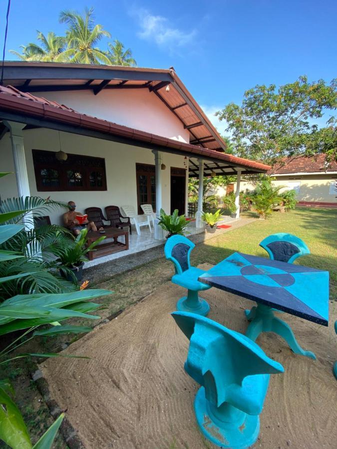 Mango Villa Хиккадува Экстерьер фото