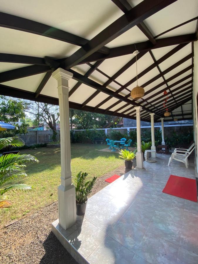 Mango Villa Хиккадува Экстерьер фото