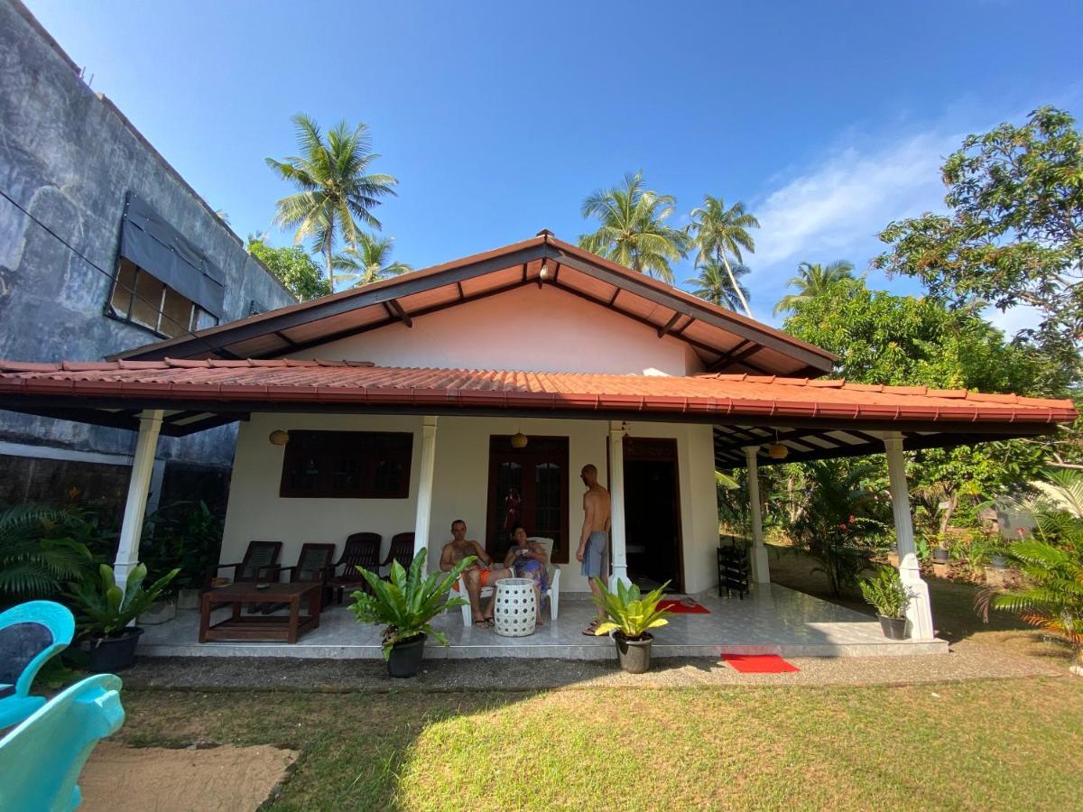 Mango Villa Хиккадува Экстерьер фото